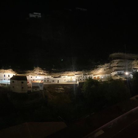 Casa Rural Bajo La Alcazaba Setenil De Las Bodegas Exteriér fotografie