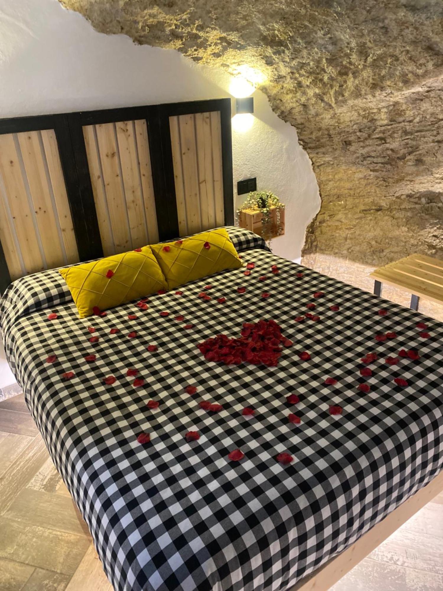Casa Rural Bajo La Alcazaba Setenil De Las Bodegas Exteriér fotografie
